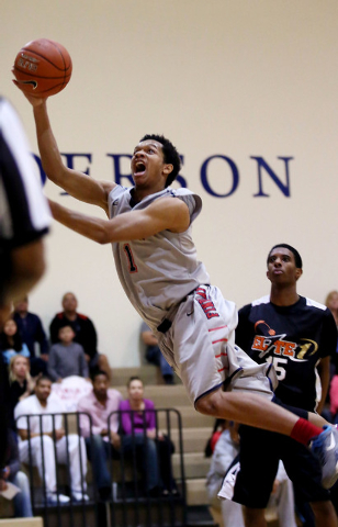 Findlay Prep’s Rashad Vaughn, right, the No. 7 prospect in the nation according to Riv ...