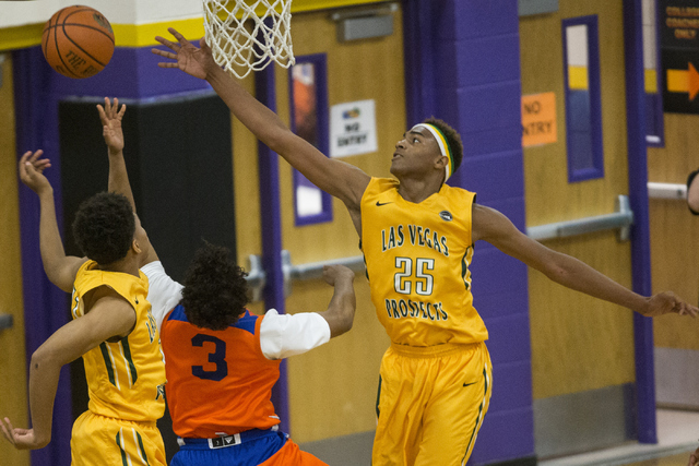 Las Vegas Prospects’ Chuck O’Bannon (25) goes up for a block against Dream Visio ...