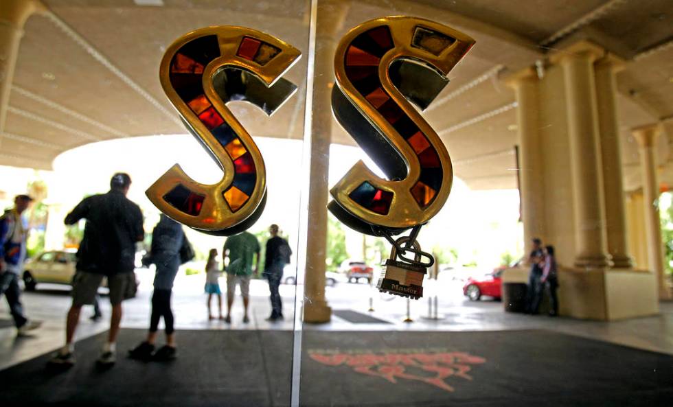 The Sahara hotel-casino front entrance before the property closed on May 16, 2011. (Las Vegas R ...