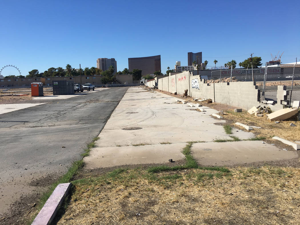 This site on Swenson Street near the Las Vegas Convention Center, as seen Tuesday, Nov. 6, 2018, is where developer Daniel Grimm plans to build a 300-unit apartment complex. (Eli Segall/Las Vegas ...