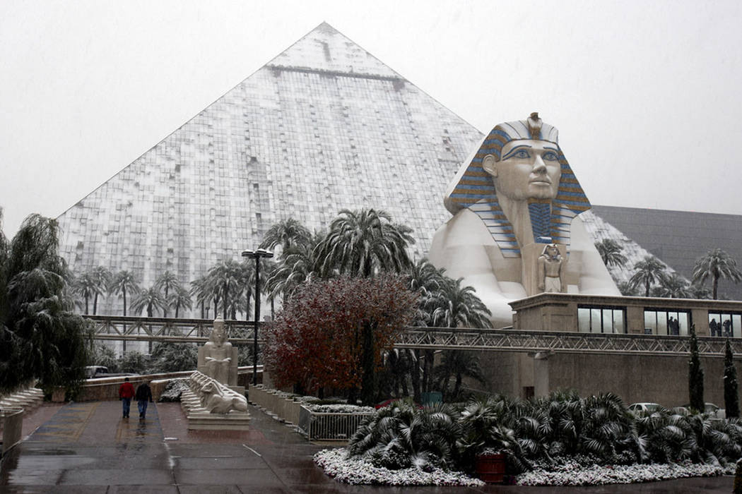 The Luxor is covered with snow on the Las Vegas Strip on Wednesday, Dec. 17, 2008. (Las Vegas R ...