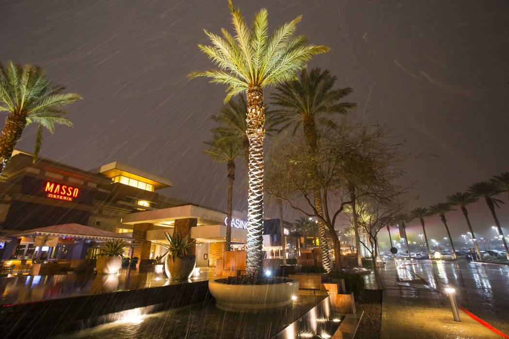 Snow falls outside of Red Rock Resort in Las Vegas on Wednesday, Feb. 20, 2019. (Chase Stevens/Las Vegas Review-Journal) @csstevensphoto