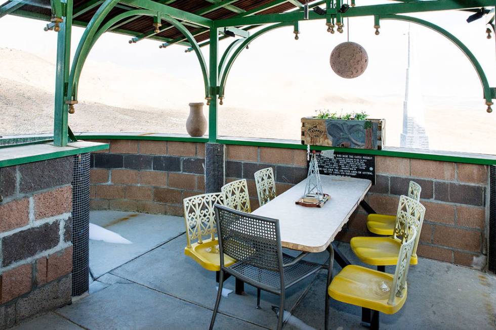 There is a picnic area on the front porch. (Tonya Harvey Real Estate Millions)