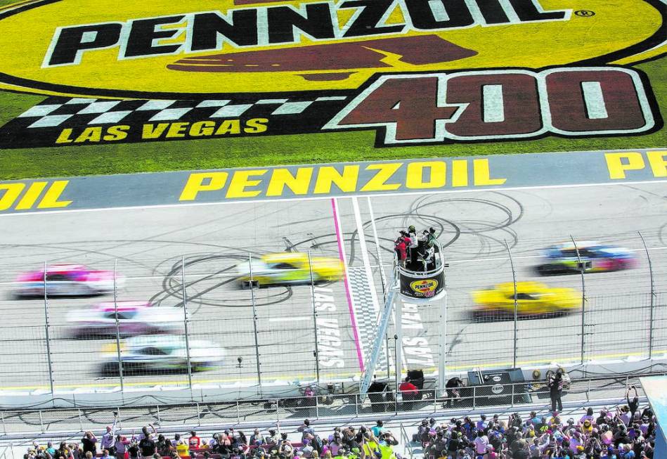 Racers compete in the Monster Energy NASCAR Cup Series Pennzoil 400 on Sunday, March 3, 2019, at Las Vegas Motor Speedway, in Las Vegas. (Benjamin Hager Review-Journal) @BenjaminHphoto