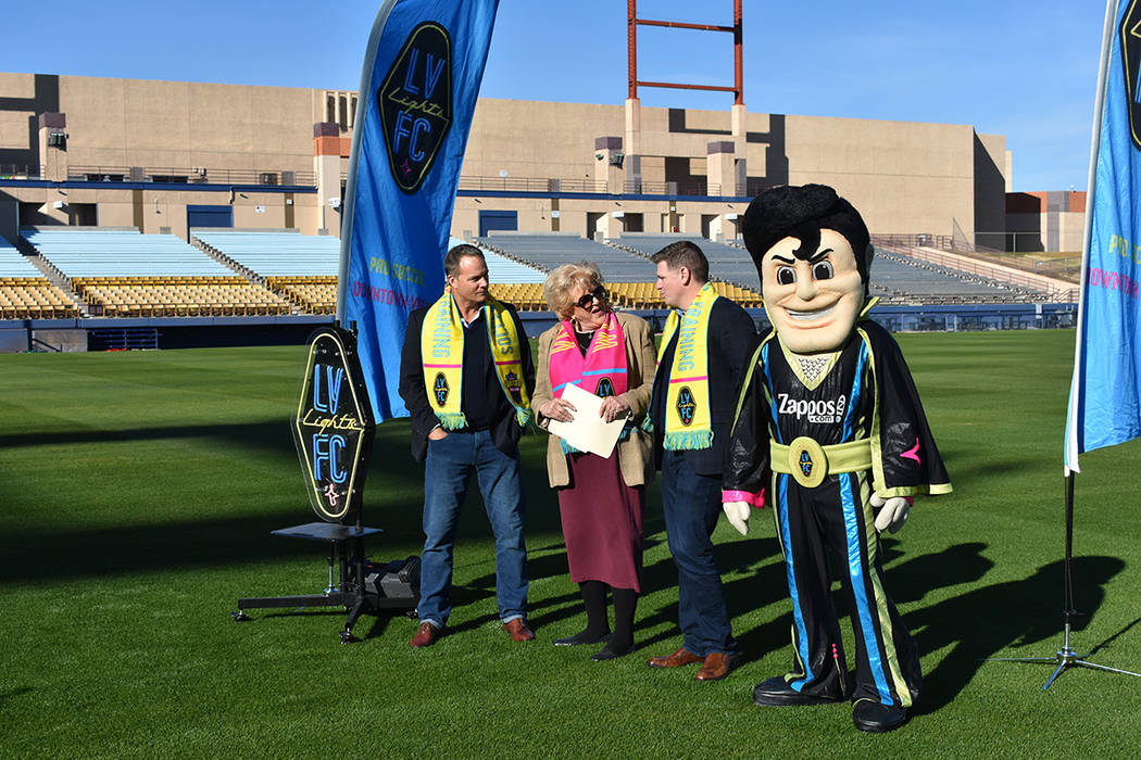 Carolyn Goodman, Brett Lashbrook, Eric Wynalda y ‘Cash’ se mostraron emocionados por que comience el segundo año de competencia para Las Vegas Lights F.C. Miércoles 12 de diciembre de 2018 e ...