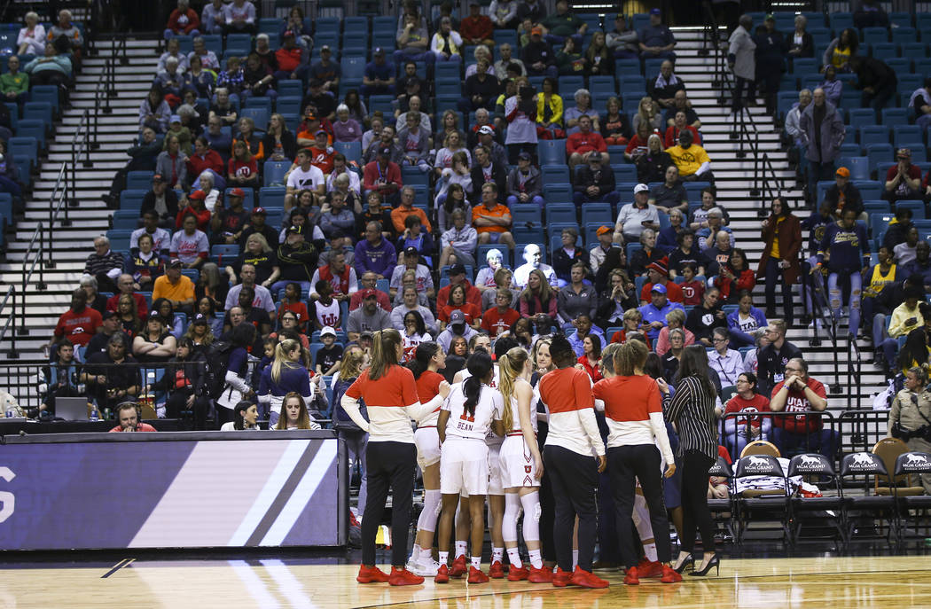 Utah players huddle before playing Washington in the Pac-12 women's basketball tournament at the MGM Grand Garden Arena in Las Vegas on Thursday, March 7, 2019. (Chase Stevens/Las Vegas Review-Jou ...
