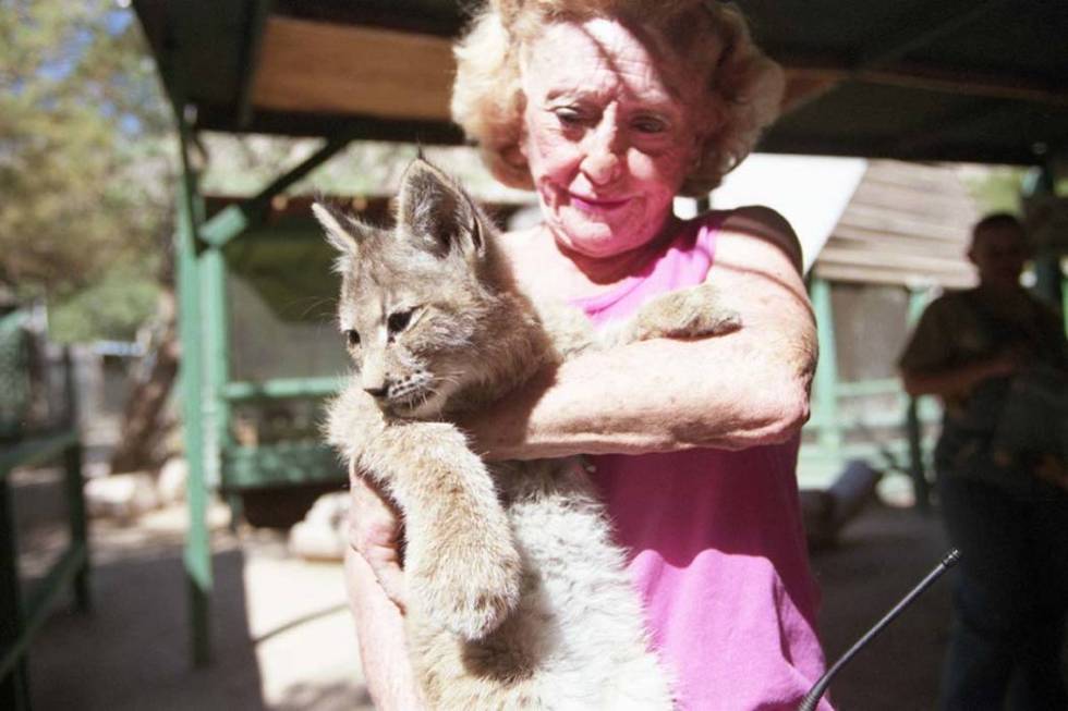 Bonnie Springs founder Bonnie Levinson feeds animals at her petting zoo in September 1997. (Las Vegas Review-Journal file)