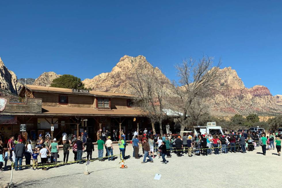 Visitors lined up early to get one last trip to Bonnie Springs Ranch, Sunday, before the attraction closes its doors later tonight. (Kimber Laux / Review-Journal)