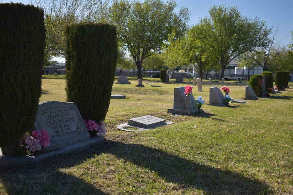 A row of headstones at Woodlawn cemetery on Monday, March 25. Rachel Spacek/ Las Vegas Review-Journal @RachelSpacek