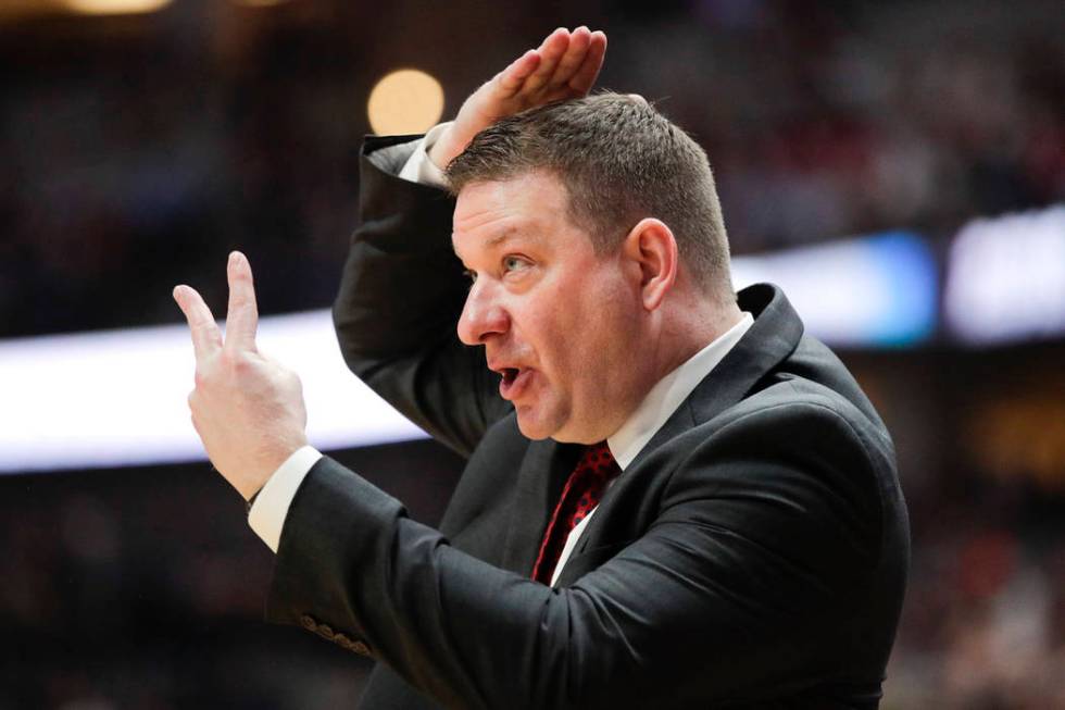 Texas Tech coach Chris Beard calls a play during the first half of the team's West Regional fin ...