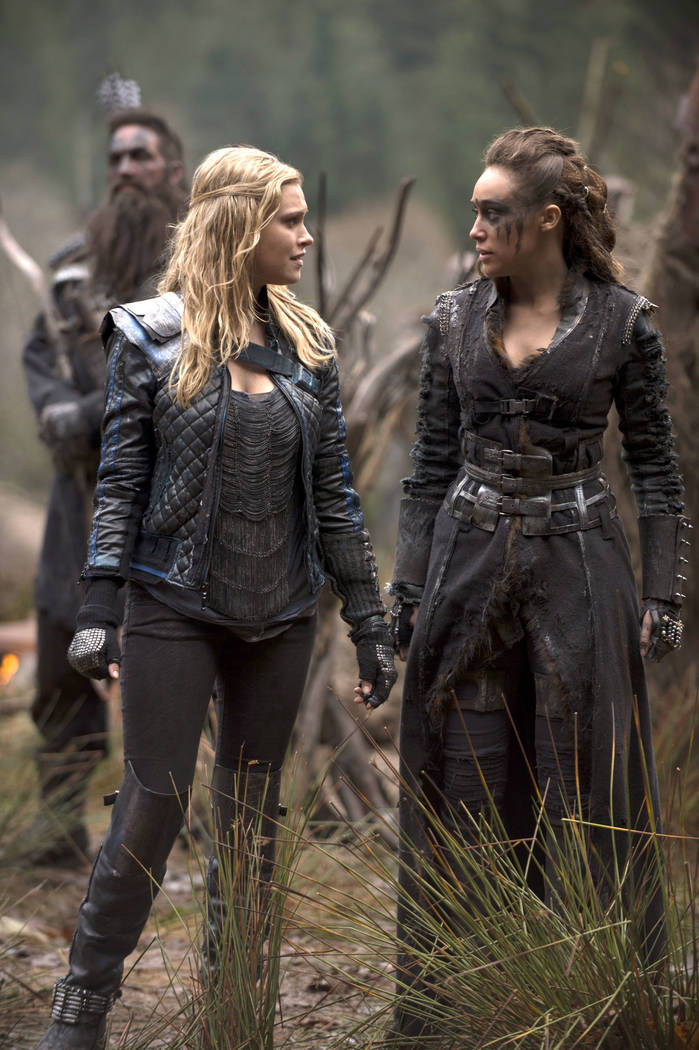 The 100 -- "Bodyguard of Lies" -- Image: HU214B_0062 -- Pictured (L-R): Eliza Taylor as Clarke ...
