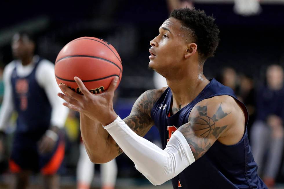 Auburn's Bryce Brown (2) warms up during a practice session for the semifinals of the Final Fou ...