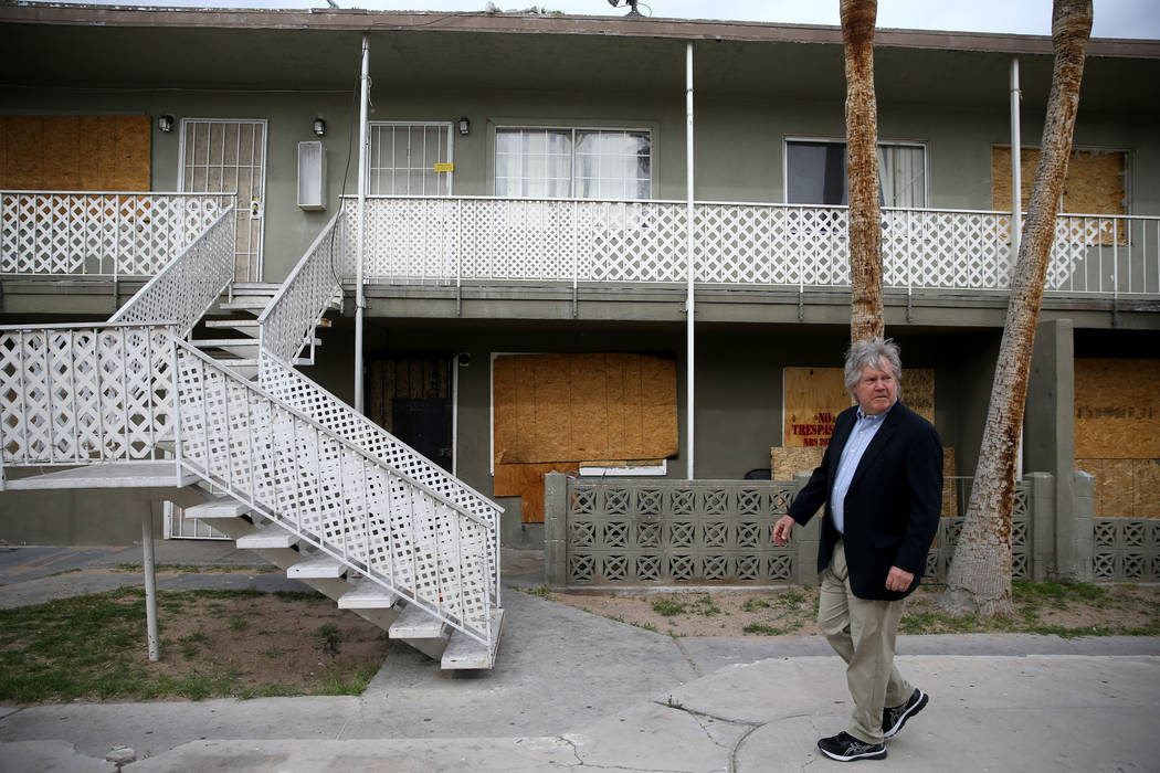 Clark County Commissioner Tick Segerblom checks out apartments on Calcaterra Circle in the Palo ...