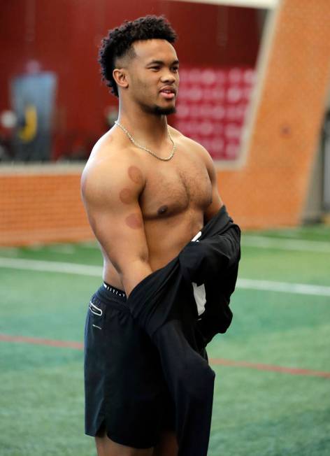 Oklahoma quarterback Kyler Murray prepares to go through drills at the university's Pro Day for ...