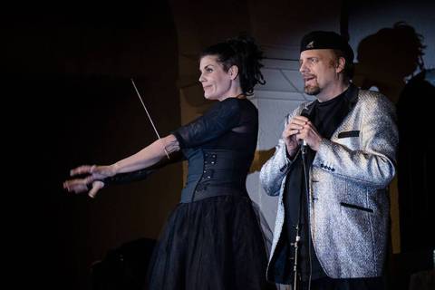 Anastasia Synn, left, performs with The Amazing Johnathan. (Anastasia Synn)