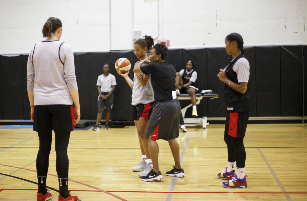 Las Vegas Aces Asst. Coach Vicki Johnson works with the team during the first training camp of ...