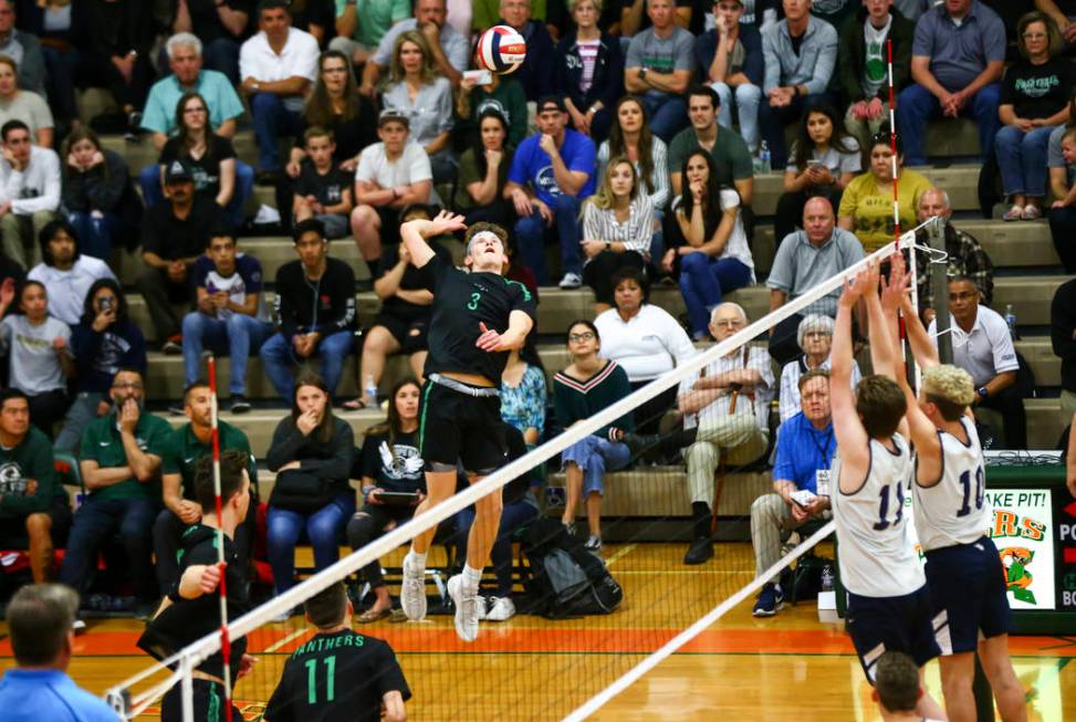 Palo Verde's Kade Madsen (3) looks to send the ball over to Coronado during the Class 4A state ...