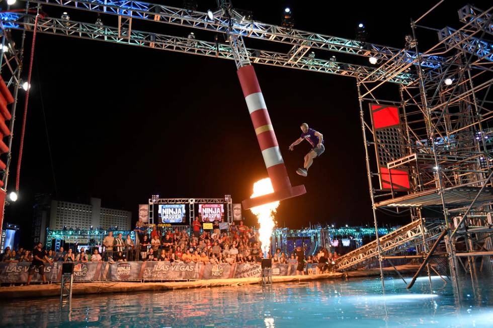 AMERICAN NINJA WARRIOR -- "Las Vegas Season Finale" Episode 1015 -- Pictured: Chris W ...