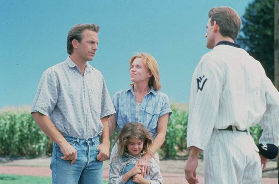 Kevin Costner, Gaby Hoffmann and Amy Madigan in "Field of Dreams" (Universal Pictures)