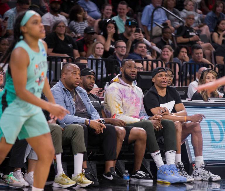 Oklahoma City Thunder point guard Russell Westbrook, right, Los Angeles Lakers power forward Le ...