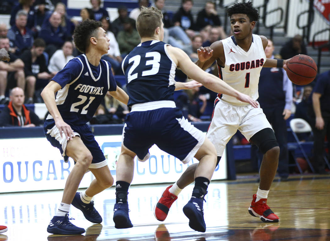 Coronado’s Jaden Hardy (1) moves the ball against Foothill’s Jace Roquemore (22) ...