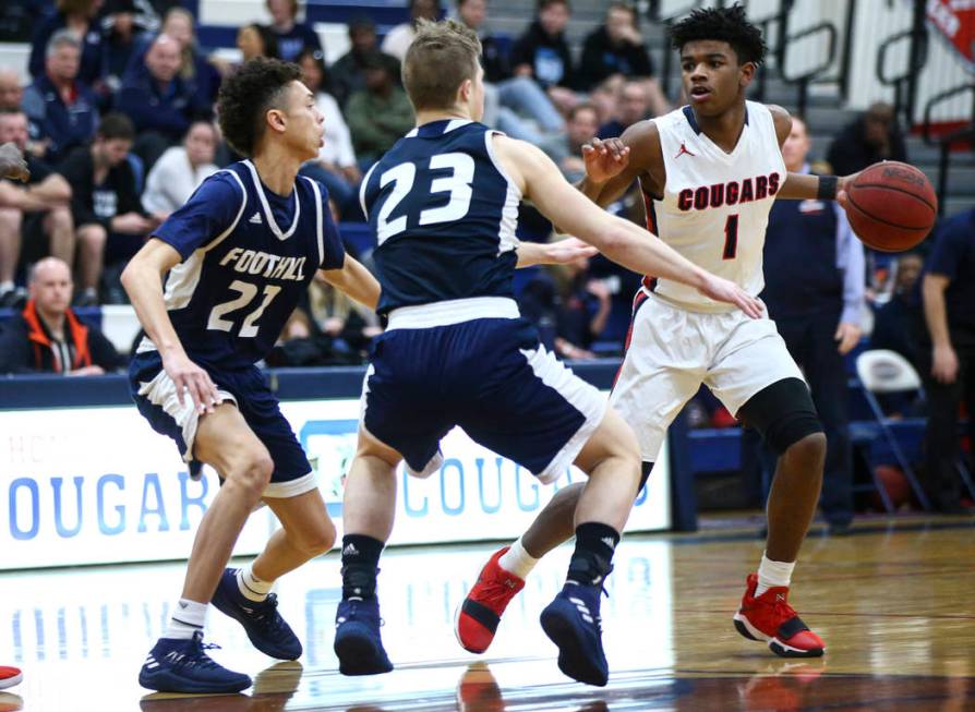 Coronado’s Jaden Hardy (1) moves the ball against Foothill’s Jace Roquemore (22) ...