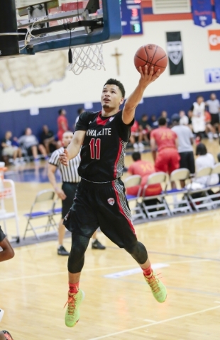 Mo Williams Elite team member Skylar Mays (11) shoots a basket during the Fab 48 tournament ...