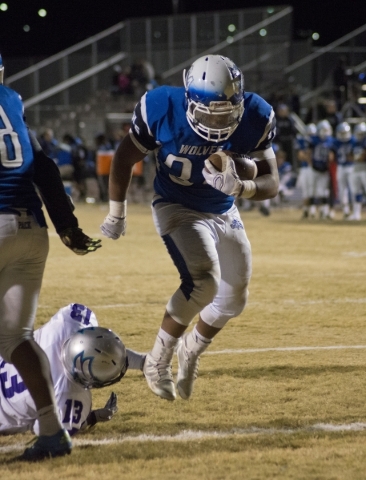 Basic‘s Sean White (34) scores a touchdown during the Sunrise Region semifinal against ...