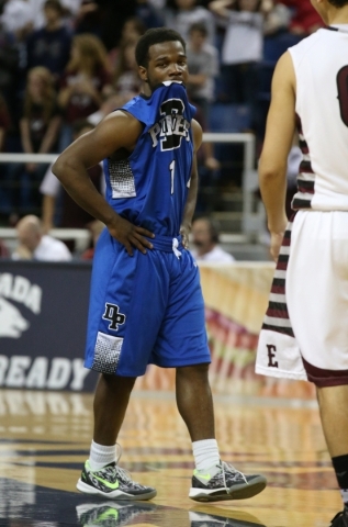 Desert Pines‘ Capri Uzan watches the clock tick down during a Division IA semi-final g ...