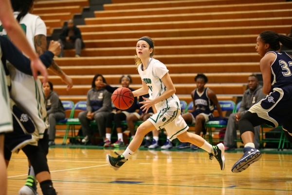 Green Valley‘s Temerity Bauer (25) drives the ball against Cheyenne during the Gator W ...