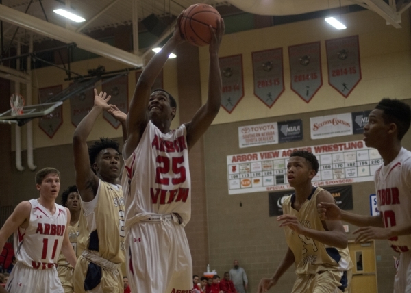 Arbor View‘­s Jarrod Burks (25) takes the ball to the basket during their home game a ...