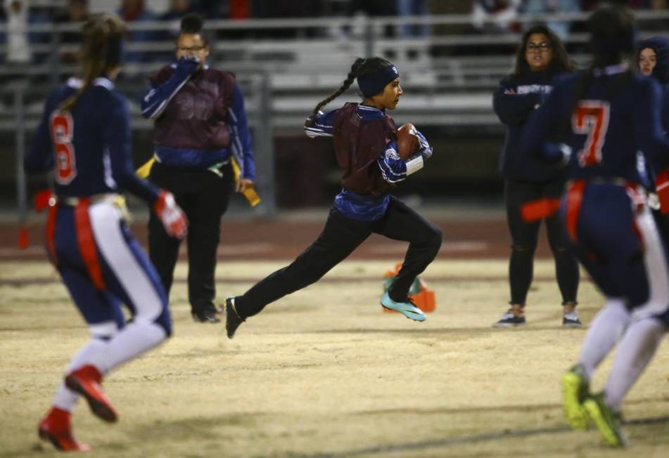 Shadow Ridge’s Dayvian Diaz (1) runs the ball against Coronado during the Class 4A sta ...