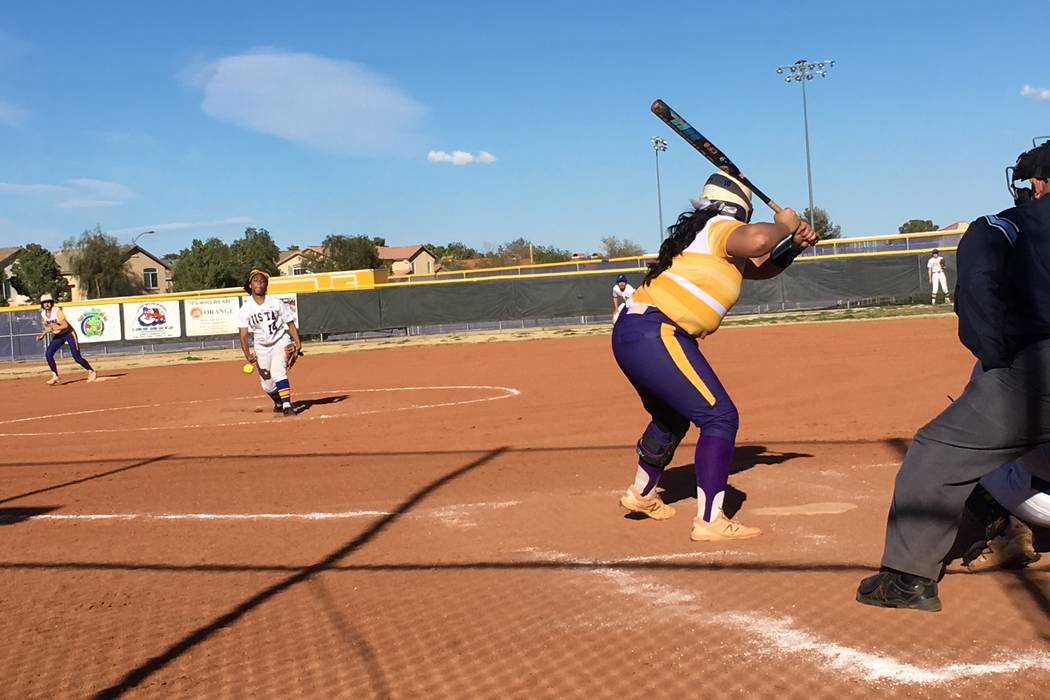 Sierra Vista’s Harmony Dominguez pitches to Durango during their softball game on Mar. ...