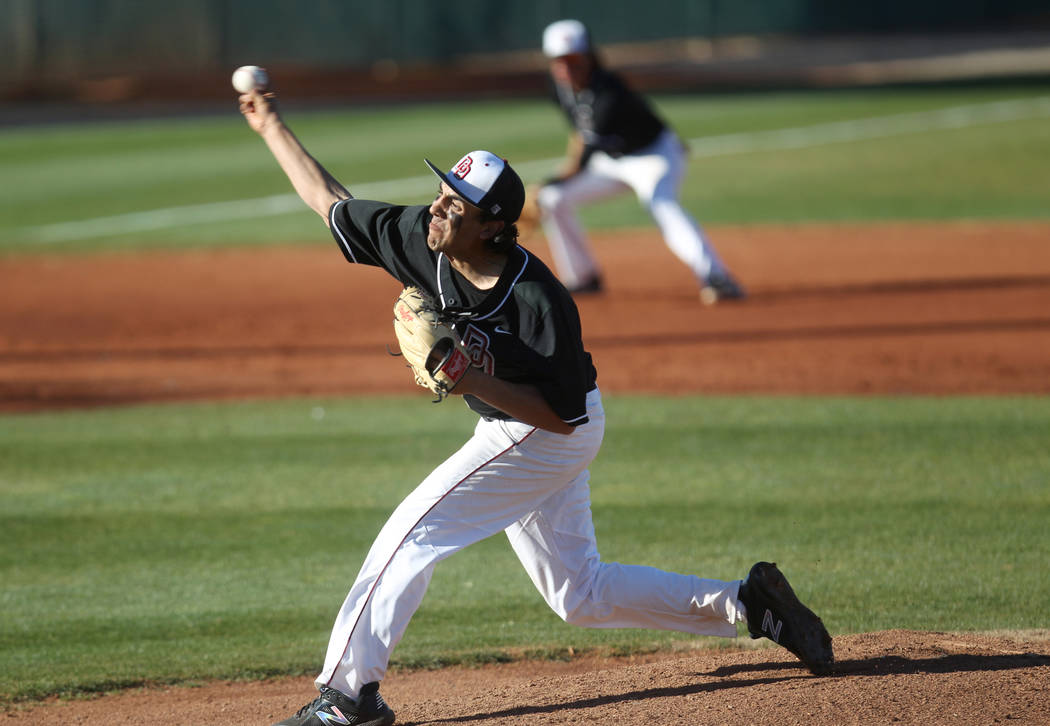 Desert Oasis pitcher Izzy Gutierrez throws against Green Valley at Desert Oasis High School ...