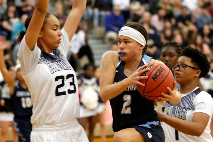 Centennial’s Melanie Isbell (2) shoots against Spring Valley’s Alexus Quaadman ( ...