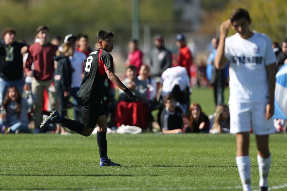 Las Vegas’ Daniel Rangel (8) celebrates his score during the second half against Coron ...