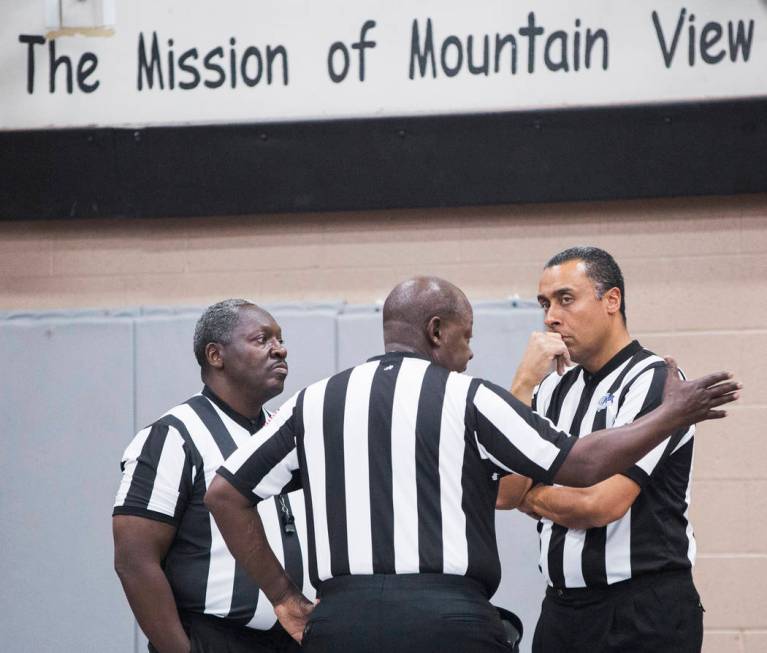 Referees discuss the circumstances that led to the Bonanza, Sierra Vista game being suspende ...