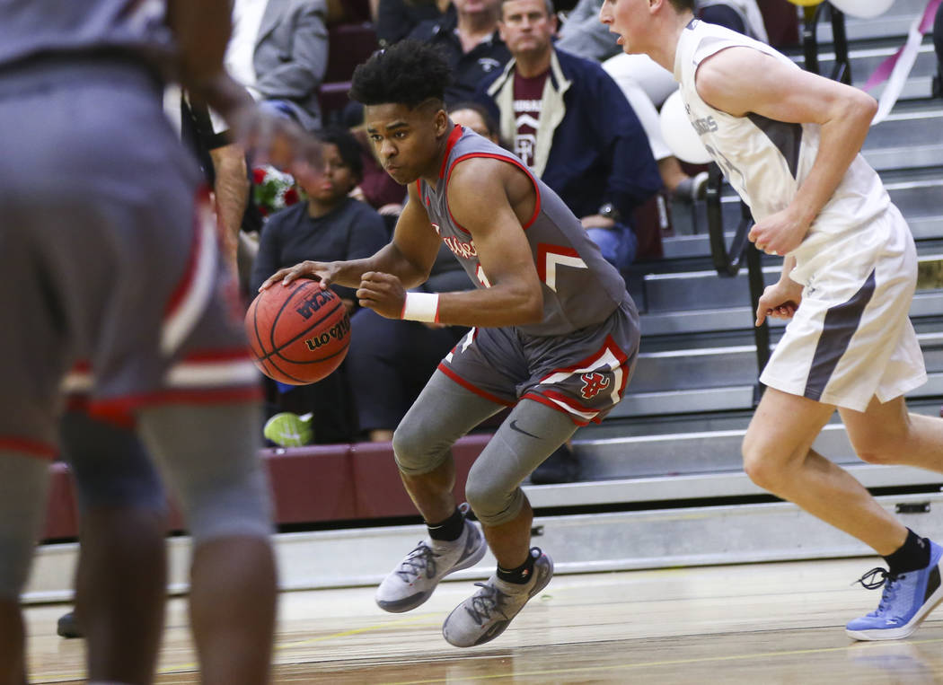 Arbor View’s Ziyon White (1) moves the ball against Faith Lutheran during the first ha ...