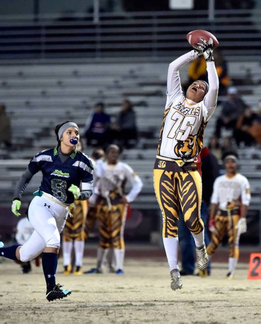 Bonanza’s Ashley Vasquez (75) makes a catch against Green Valley’s Anna Grave de ...