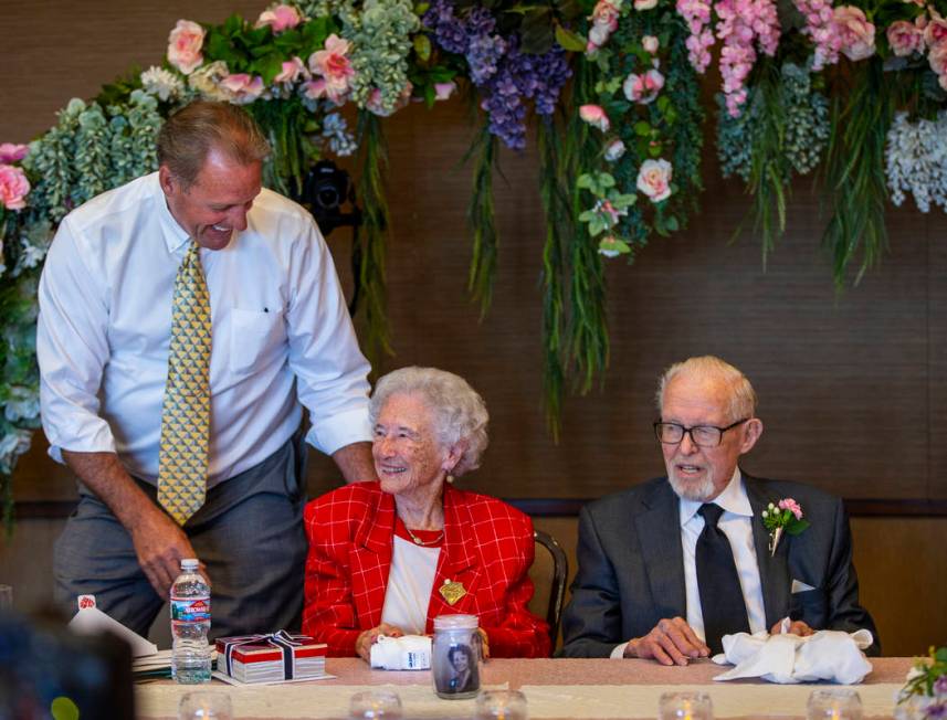 North Las Vegas Mayor John Lee, left, congratulates Donna and Gail Andress during their renewal ...