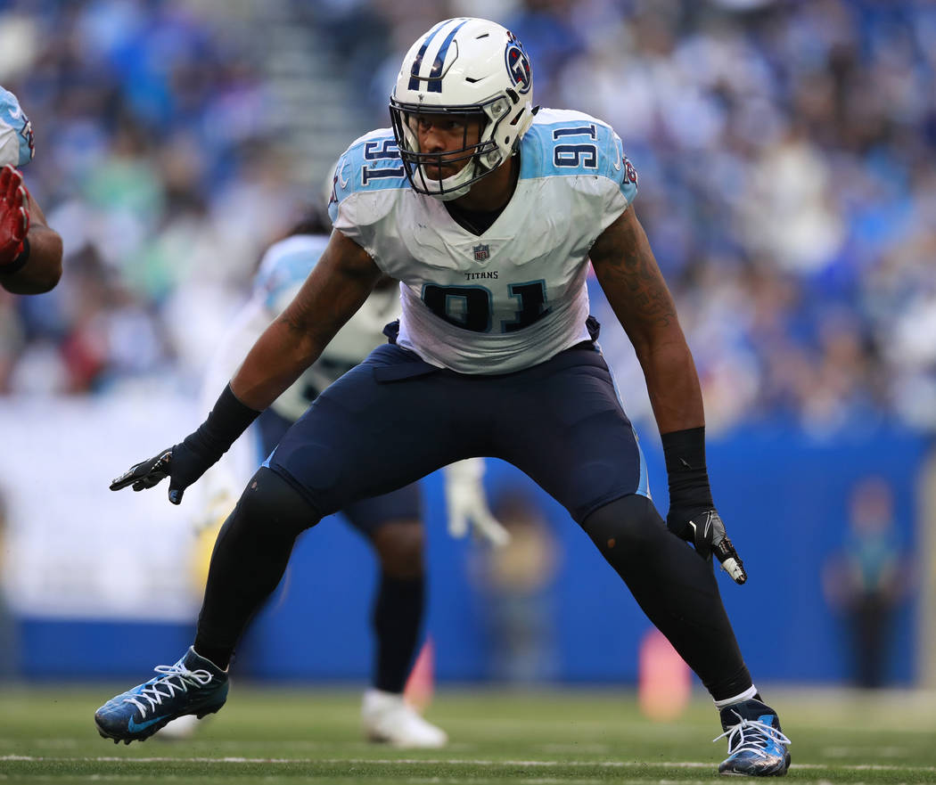 Tennessee Titans outside linebacker Derrick Morgan (91) lines up against the Indianapolis Colts ...