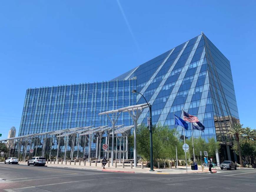 The Las Vegas City Hall pictured on July 16. (Mia Sims, Las Vegas Review-Journal, @miasims___)