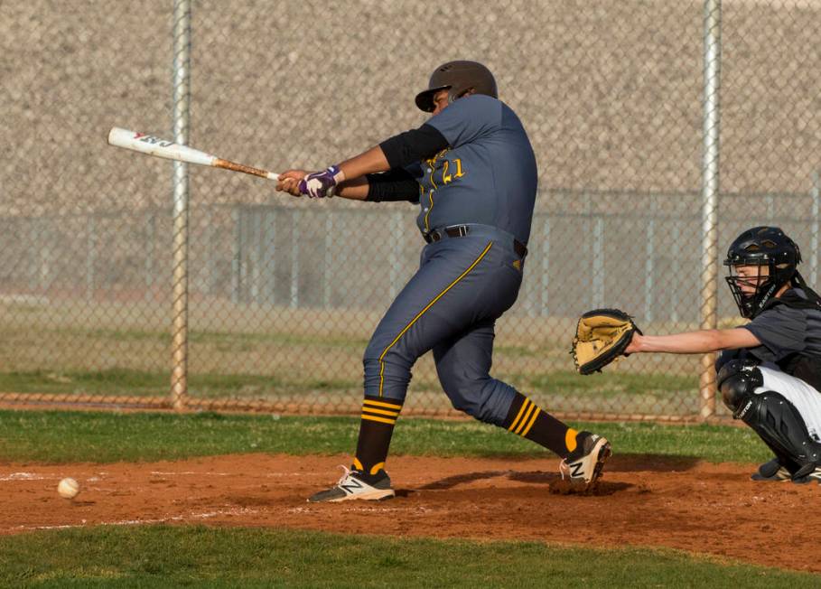 Bonanza first baseman Sebastian Rosales-Hernandez (21) hits a double in the fourth inning du ...