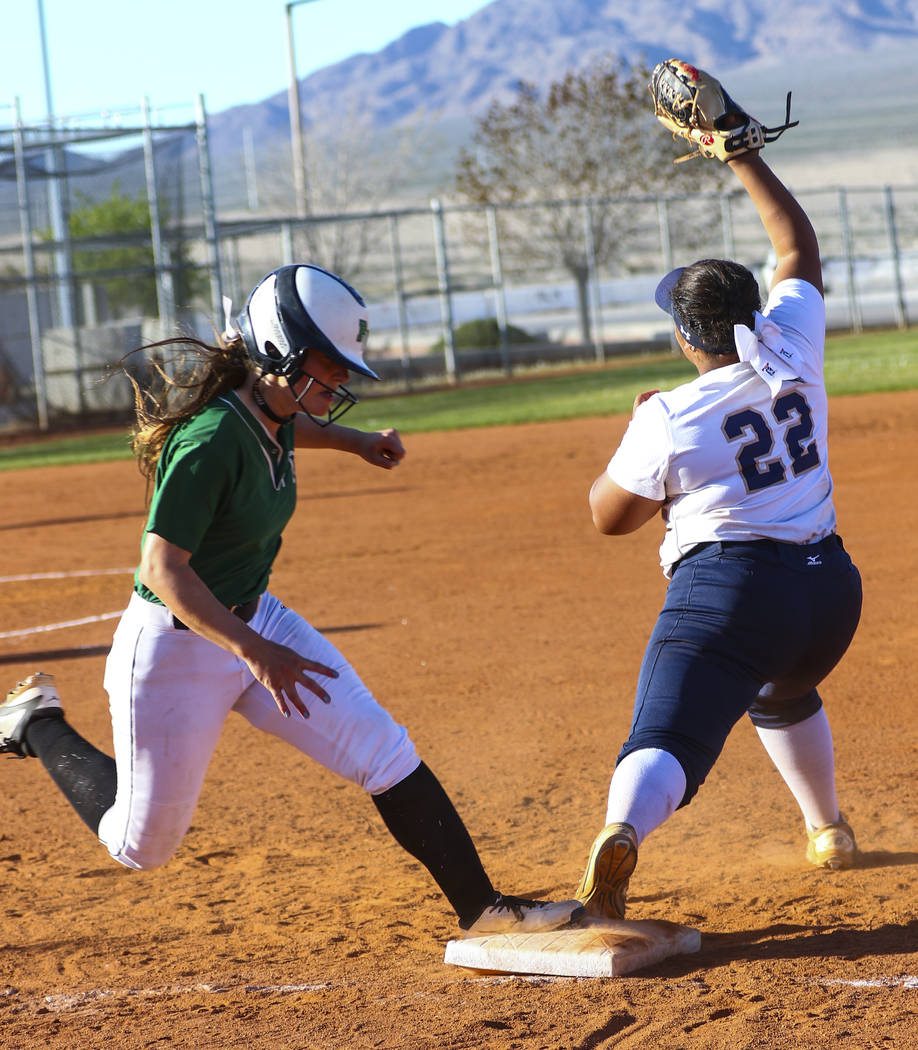 Shadow Ridge first baseman Alyssa Stanley (22) tags Palo Verde outfielder Makall Whetten (1) ...