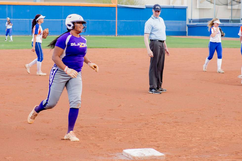 Durango’s Trinity Valentine (4) runs after hitting a home run against Bishop Gorman at ...