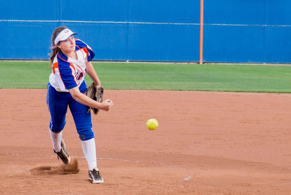 Bishop Gorman’s Mallory Greenwood (32) pitches against Durango High School at Bishop G ...