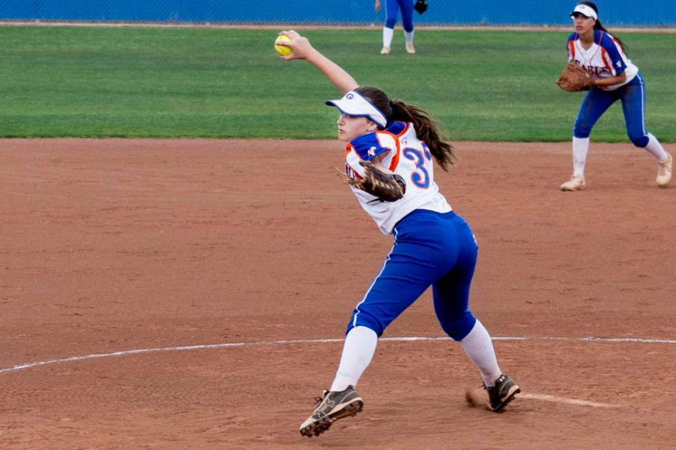 Bishop Gorman’s Mallory Greenwood (32) pitches against Durango High School at Bishop G ...