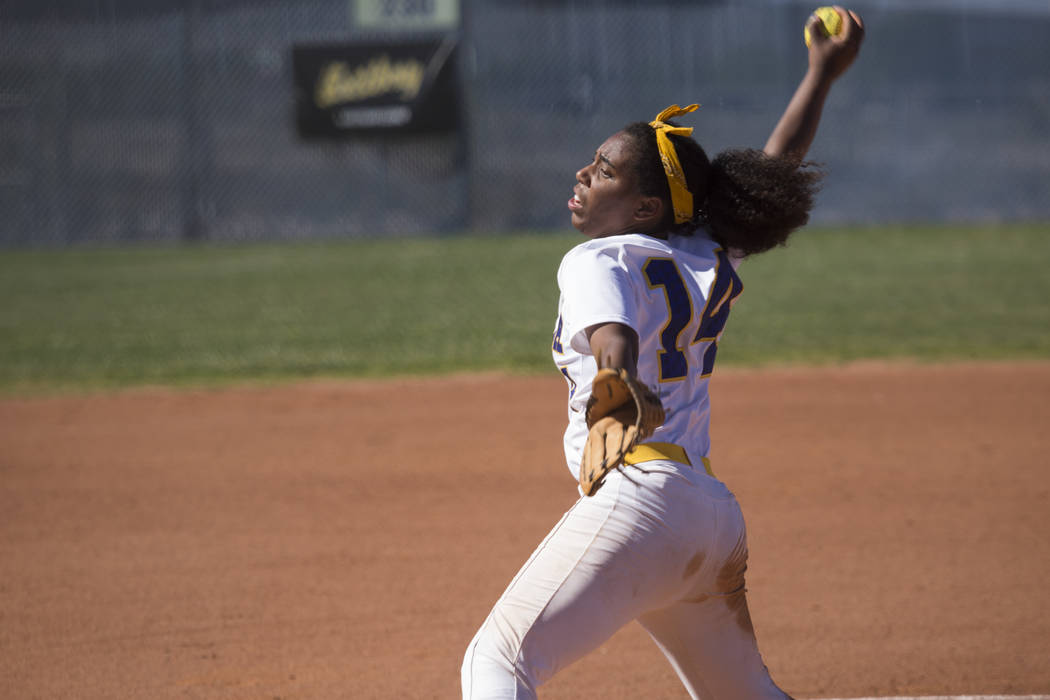 Sierra Vista’s Harmony Dominguez (14) pitches against Durango at Sierra Vista High Sch ...