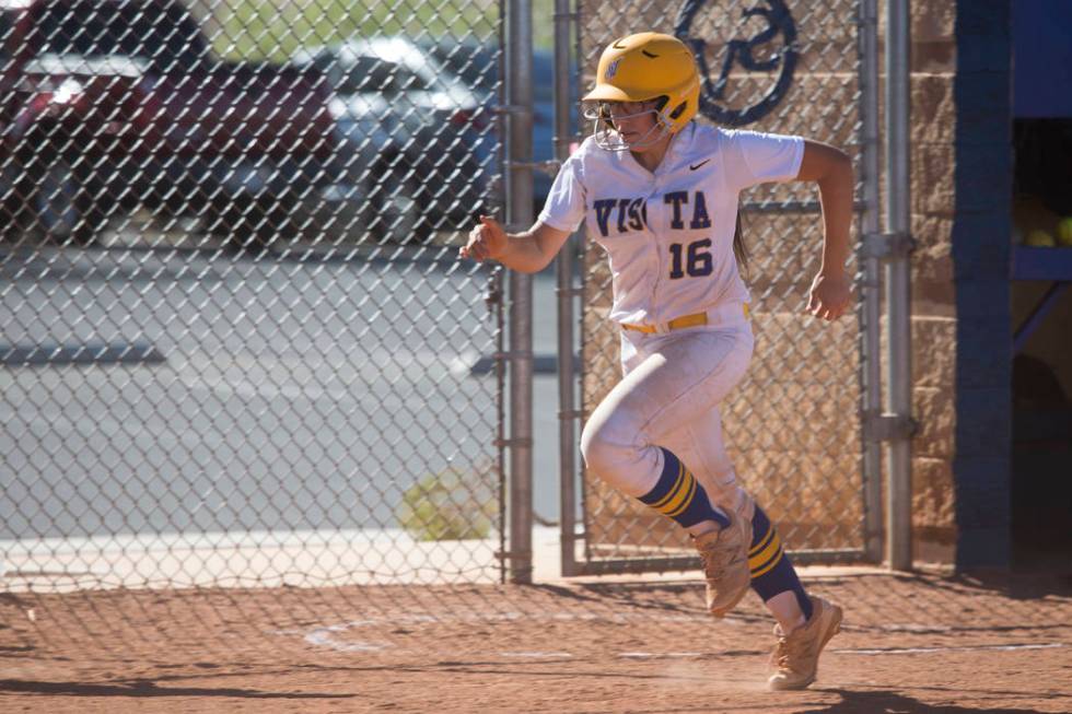 Sierra Vista’s Aaliyah Medina (16) runs home for a score against Durango at Sierra Vis ...