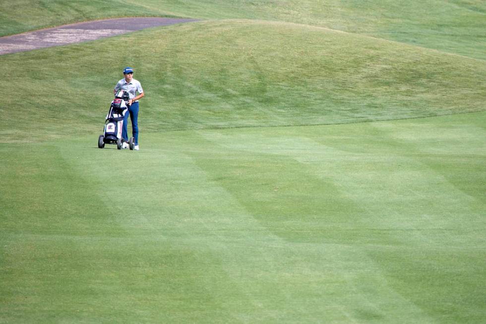 Coronado sophomore Joey Dotta makes his way across the course in part of the Sunrise Region ...